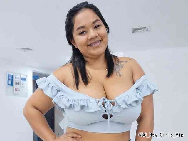 AnalieBigboobs cam profile