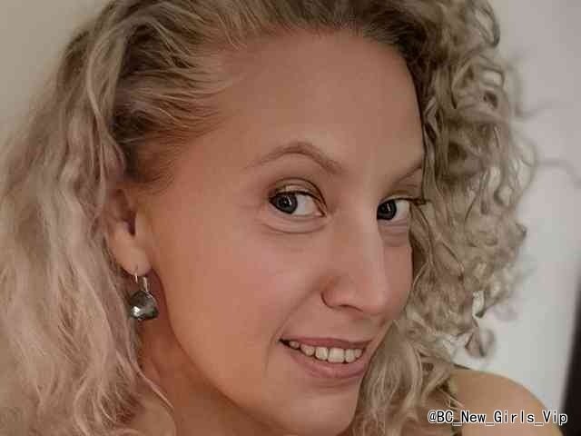 MoonKitten live stream