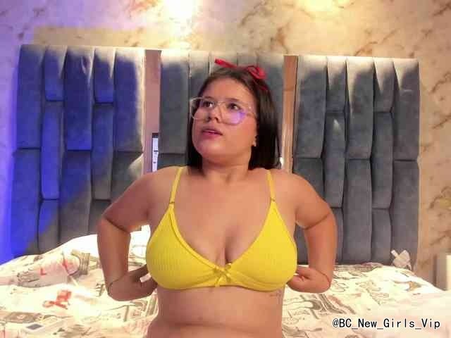 PamelaSaenz cam profile