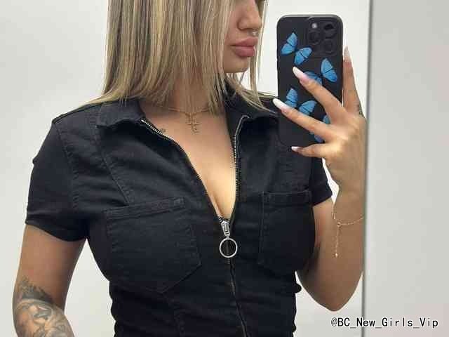 TiaraVeil cam profile