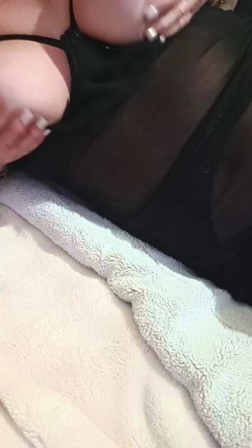 lilyexhib cam profile