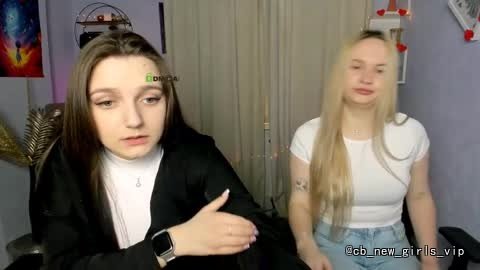 cristin_kisses live