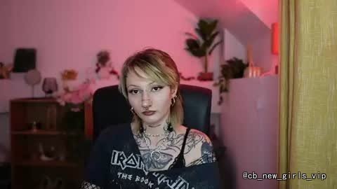 tattooedblondee18 cam profile