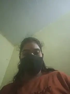 Cute-girlyy cam profile