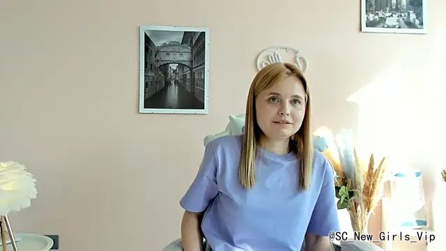 EloiseAlmario cam profile